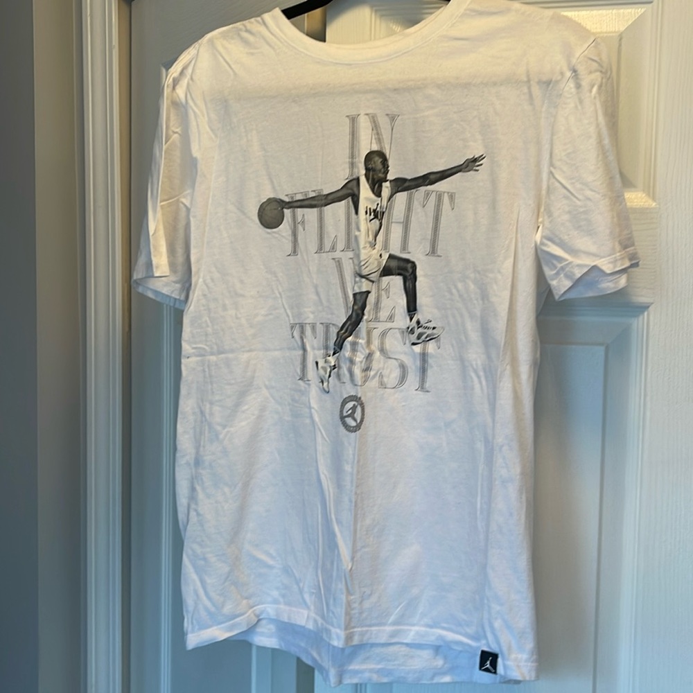 Nike NWOT Air Jordan men’s white T shirt.